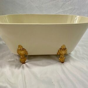Old Fashioned Claw Foot Tub Decorative/Prop